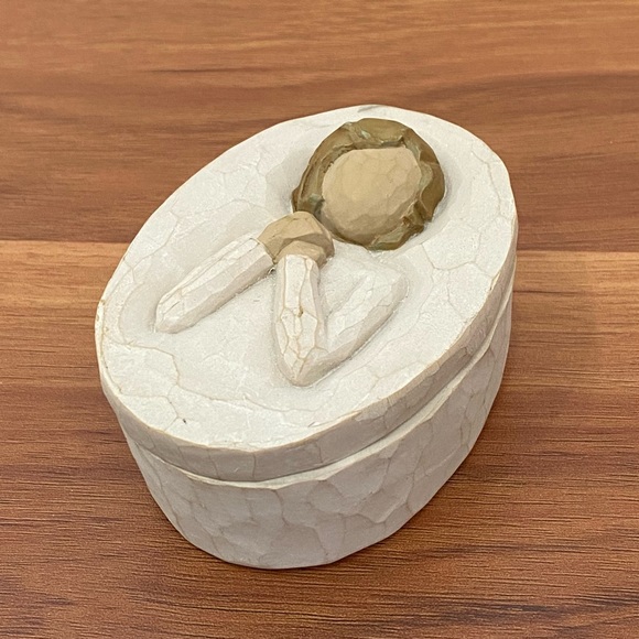 Vintage 2004 Susan Lordi DEMDACO Willow Tree Wishes Small Lidded Trinket Box - Picture 2 of 13